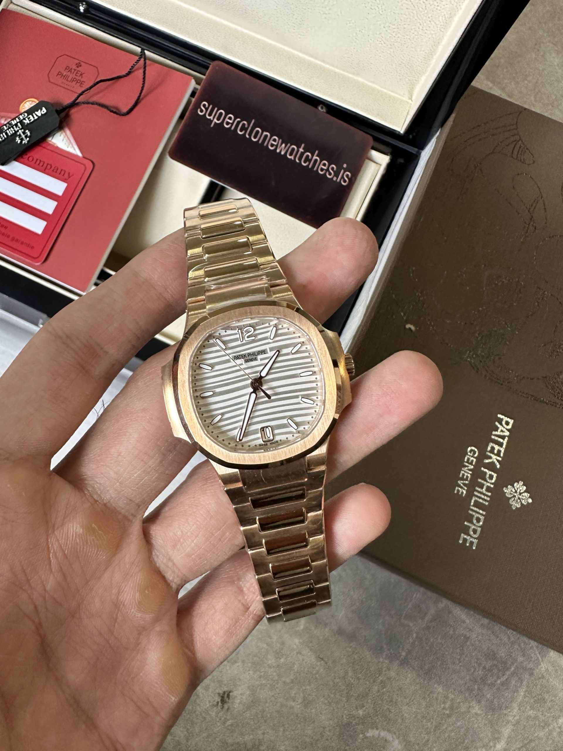 Women Nautilus Patek Philippe Watch Replica Rose Gold 7118 - 图片 6