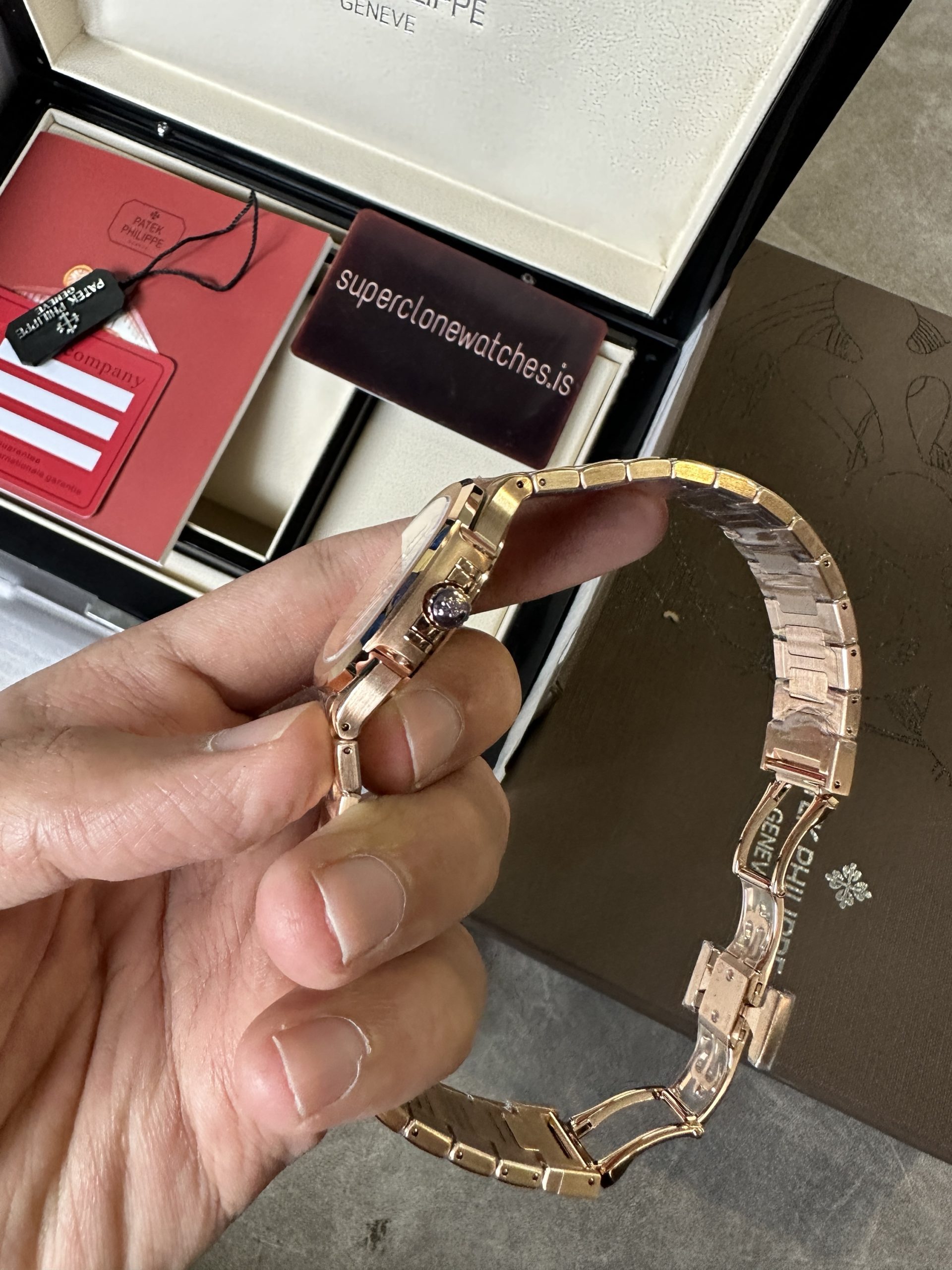 Women Nautilus Patek Philippe Watch Replica Rose Gold 7118 - 图片 8