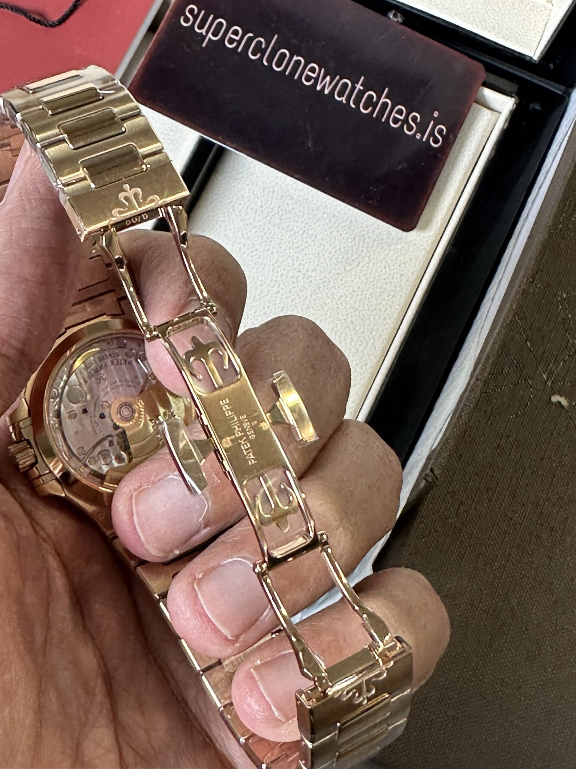 Women Nautilus Patek Philippe Watch Replica Rose Gold 7118 - 图片 9