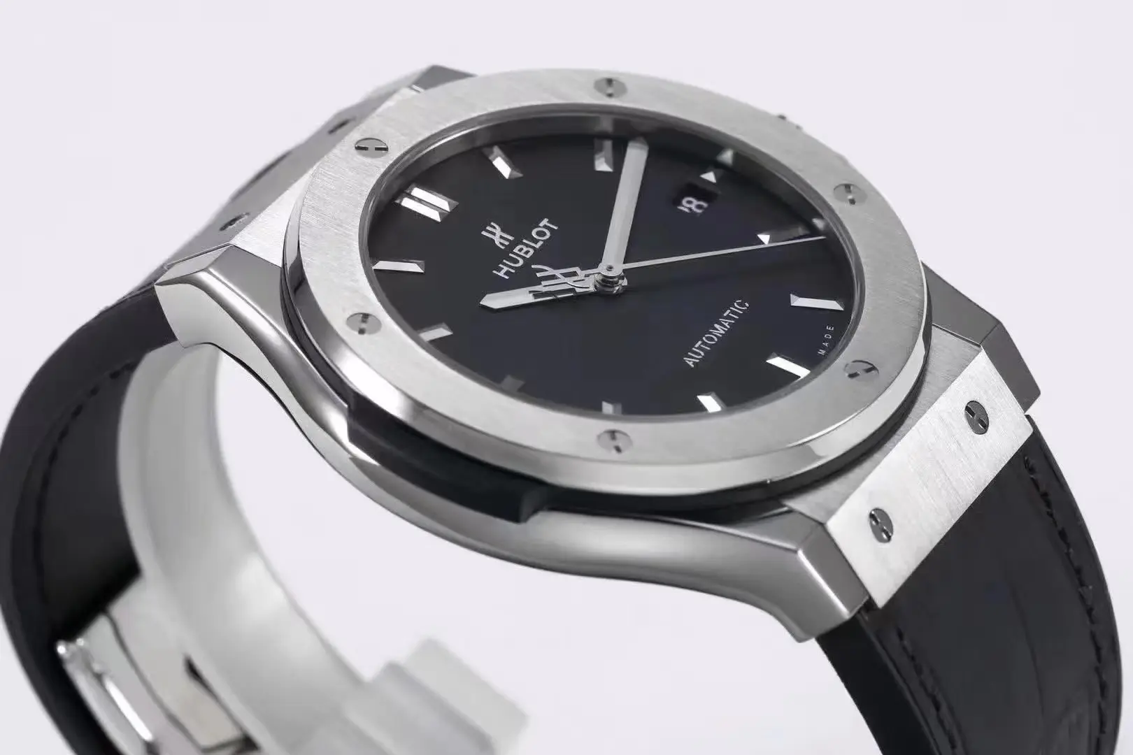ZF Factory Hublot Classic Fusion WWF Edition – Titanium Polished Brushed Case, Black Dial, Automatic Super Clone Watch - 图片 6