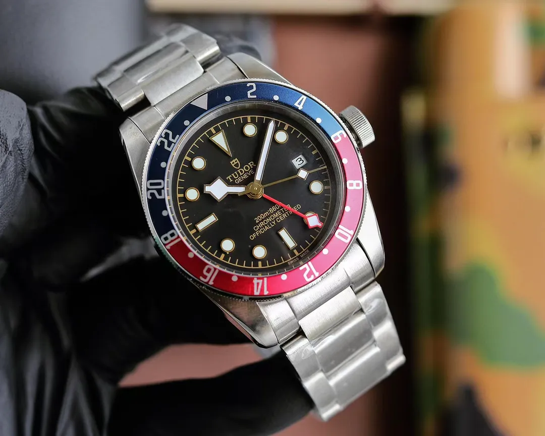 ZF Factory Tudor Black Bay GMT Automatic Men’s Watch with Pepsi Red-Blue Bezel, Black Dial, and Stainless Steel Bracelet - 图片 2