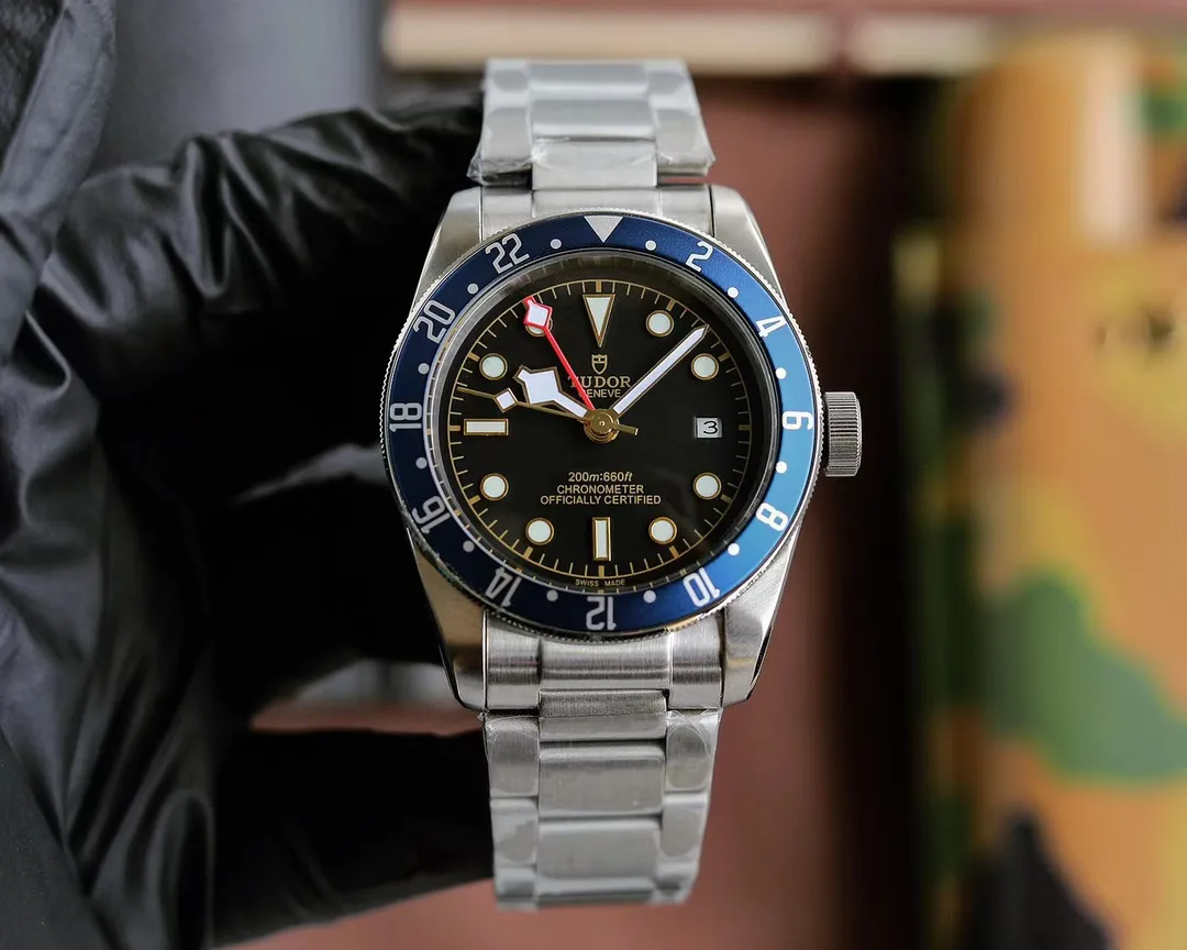 ZF Factory Tudor Black Bay GMT Automatic Men’s Watch with Pepsi Red-Blue Bezel, Black Dial, and Stainless Steel Bracelet - 图片 8
