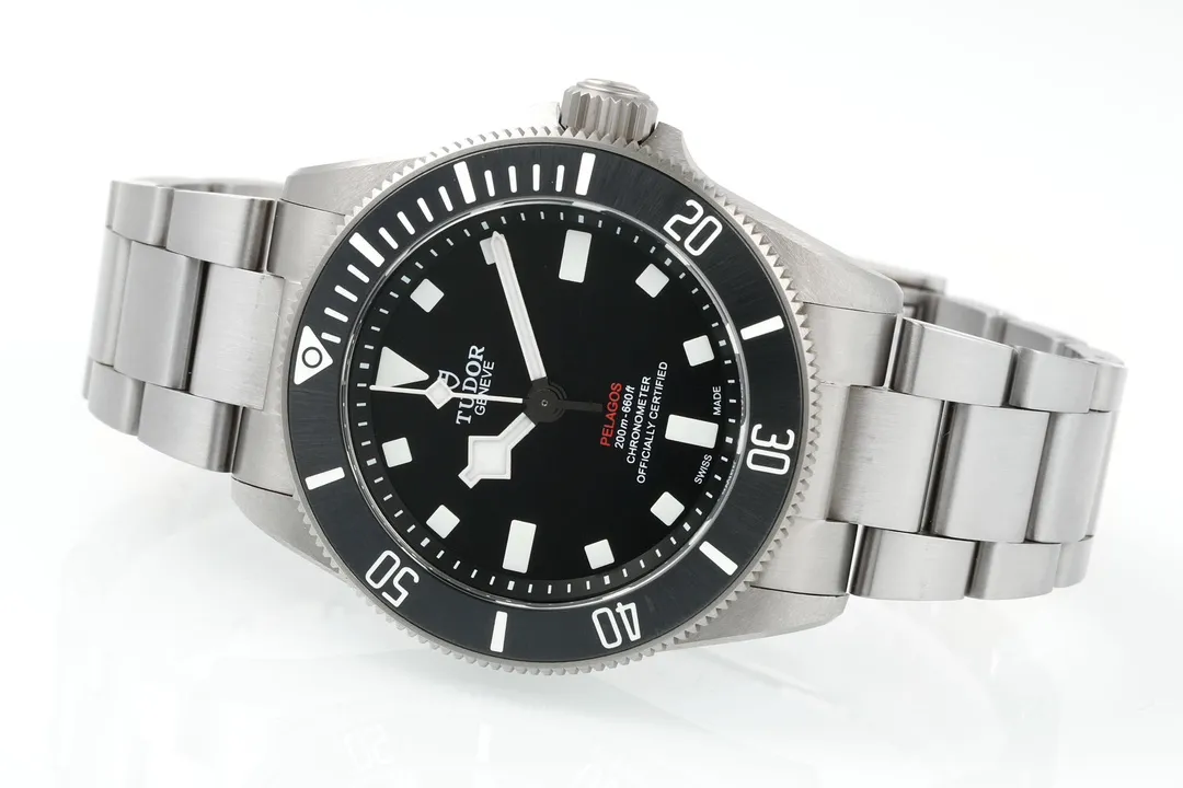 ZF Factory Tudor Pelagos Automatic Black Dial Titanium Diver’s Watch with Silver Metal Bracelet - 图片 6